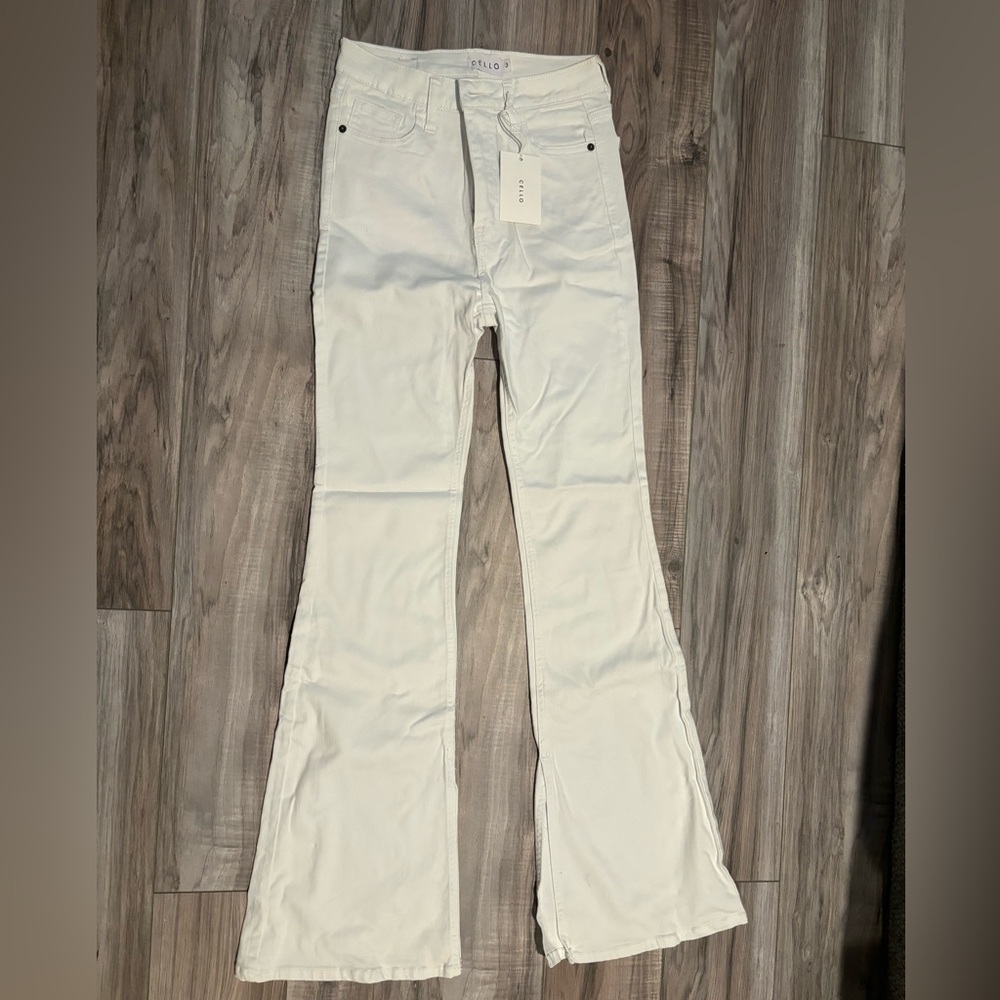 NWT size 3 cello high rise flare jeans
